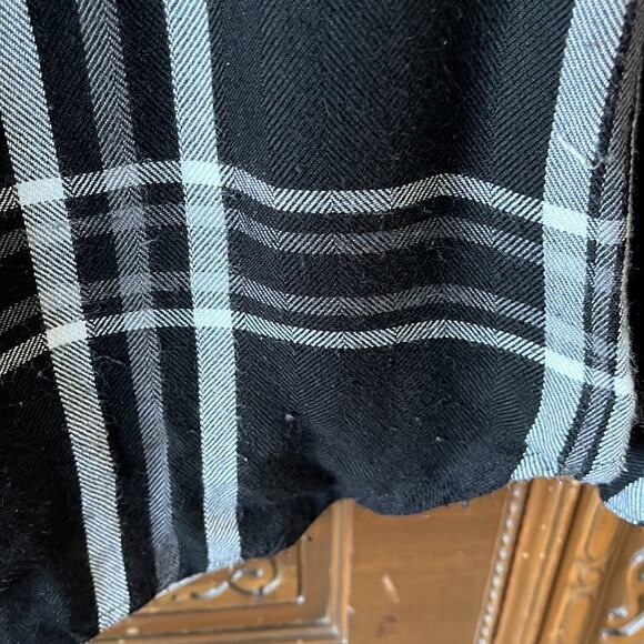 Rails Black Button up Flannel/Plaid/Window Pane Shirt - Picture 7 of 9